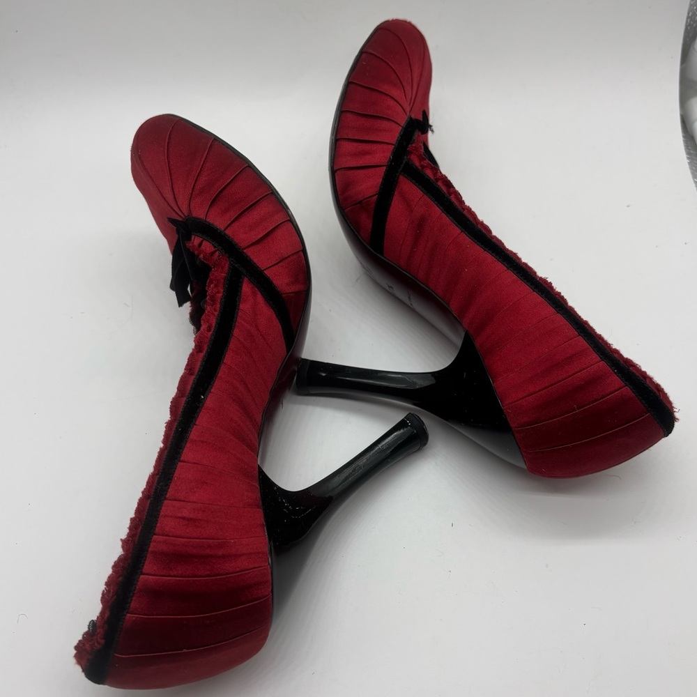 Louis Vuitton Red Satin Black Lace Balmoral Pumps 3” High Heels Sz 37.5 US 7.5 - Picture 6 of 11